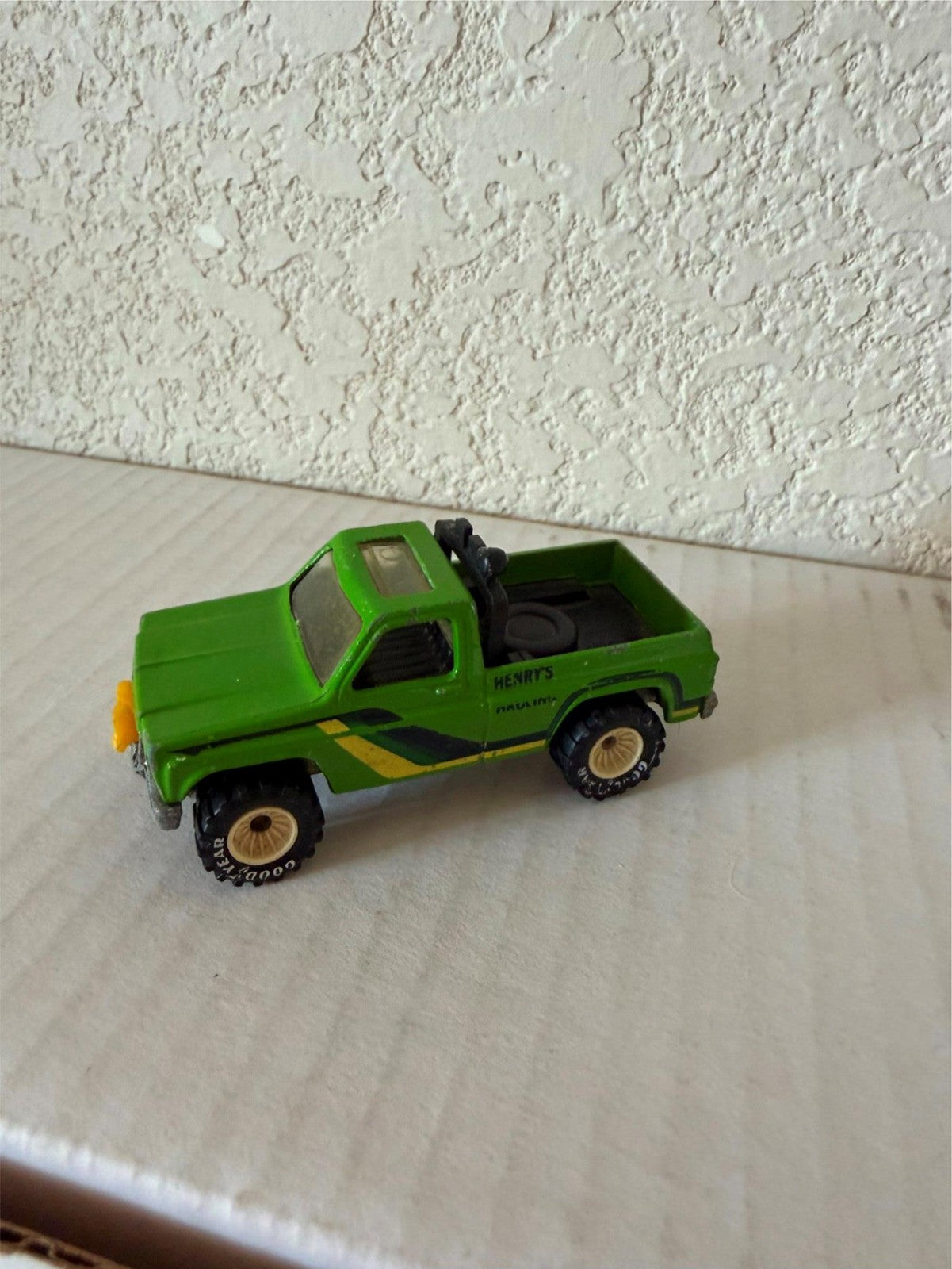 47233540