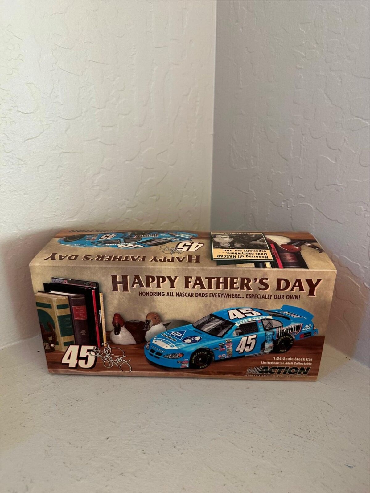 Action Happy Father's Day Kyle Petty 1:24 Scale Stock Car DP