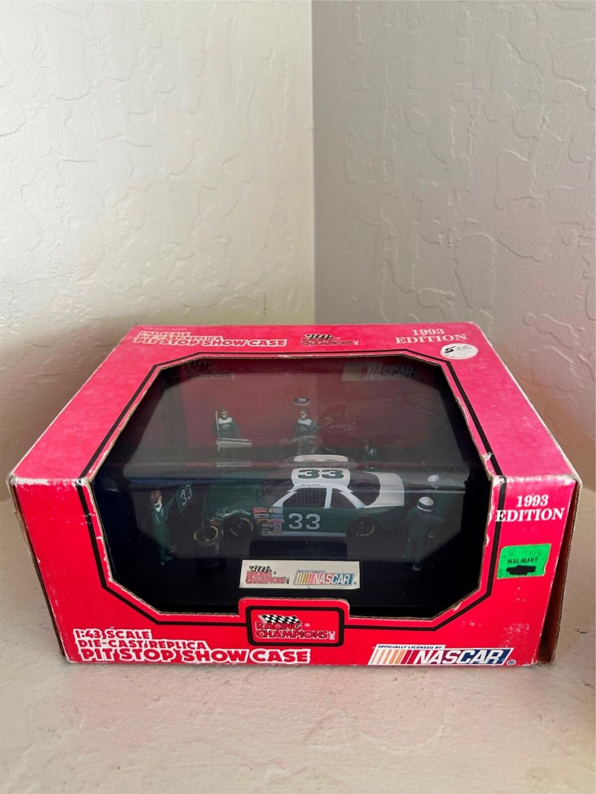 Racing Champions NASCAR 1993 Edition 1:43 Scale Pit Stop Show Case #33 DP