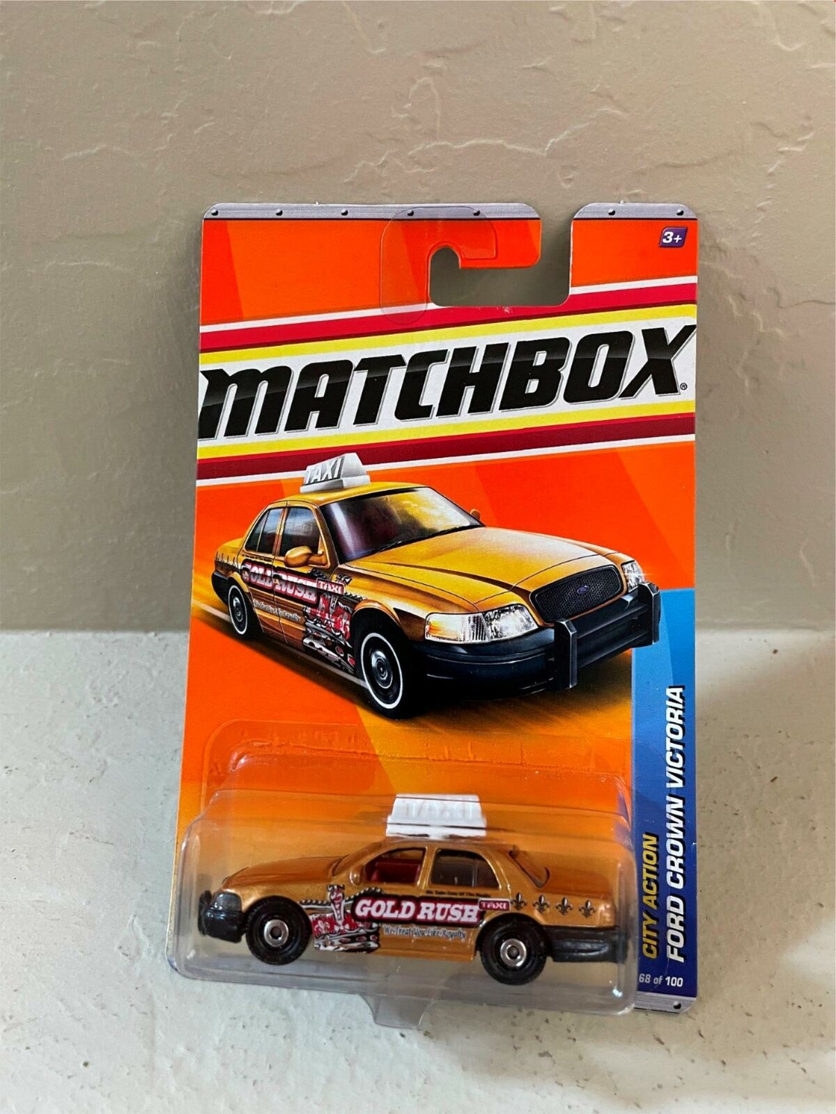 Matchbox Ford Crown Victoria #68/100 Gold Rush Taxi City Action V46
