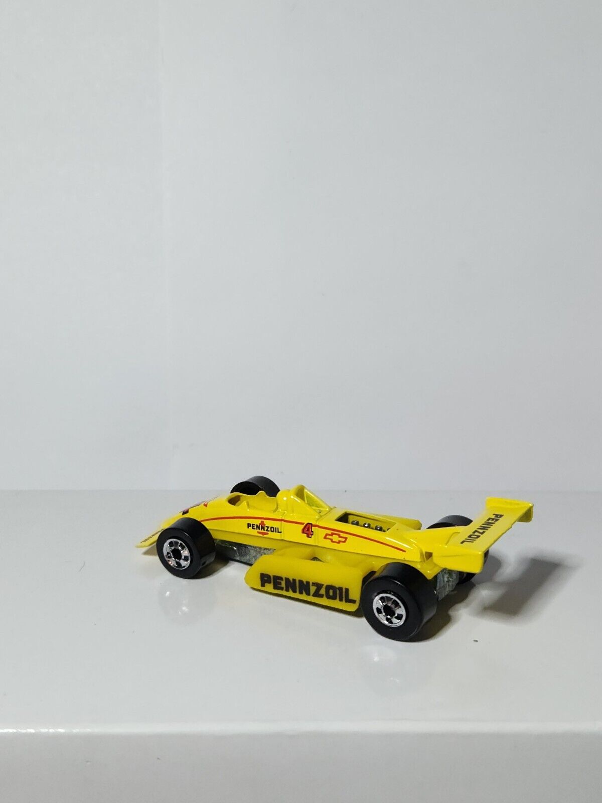 Hot wheels Thunderstreak Indy Car Pennzoil Locker Autos LC85