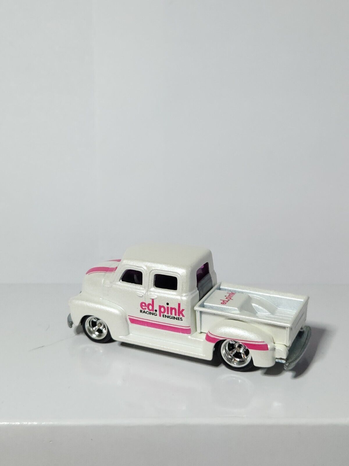 Hot Wheels Delivery 50s Chevy Truck Ed Pink Real Riders Loose Cars LC85