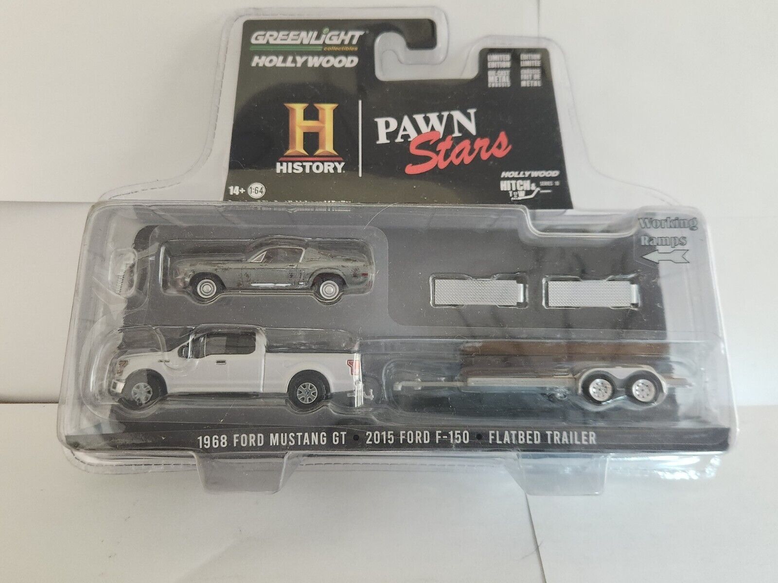 Greenlight Pawn Stars 1968 Ford Mustang 2015 Ford F-150 Flatbed Trailer L28