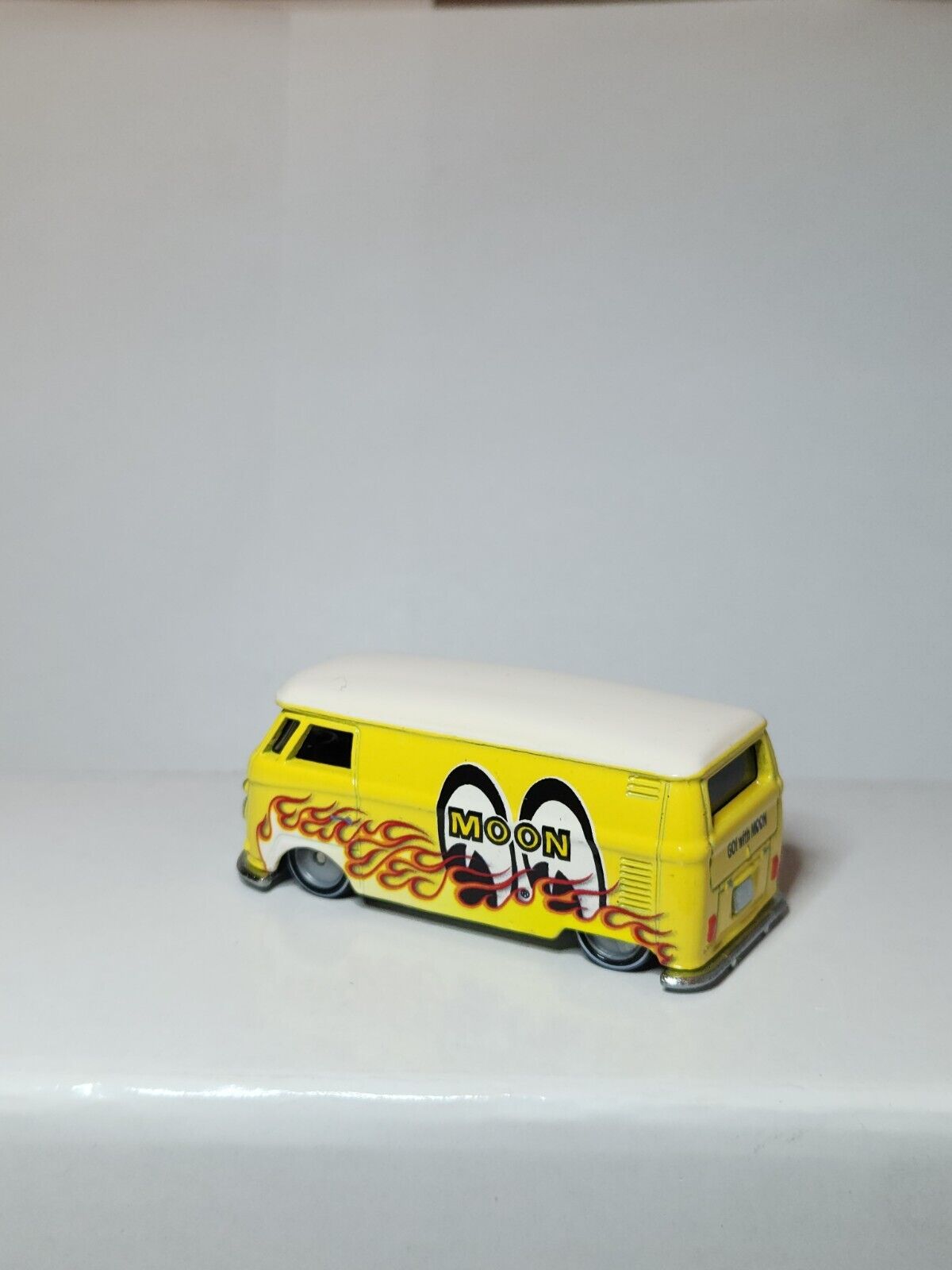 Hot Wheels Volkswagen T1 Panel Bus Mooneyes Real Riders Loose Cars LC90