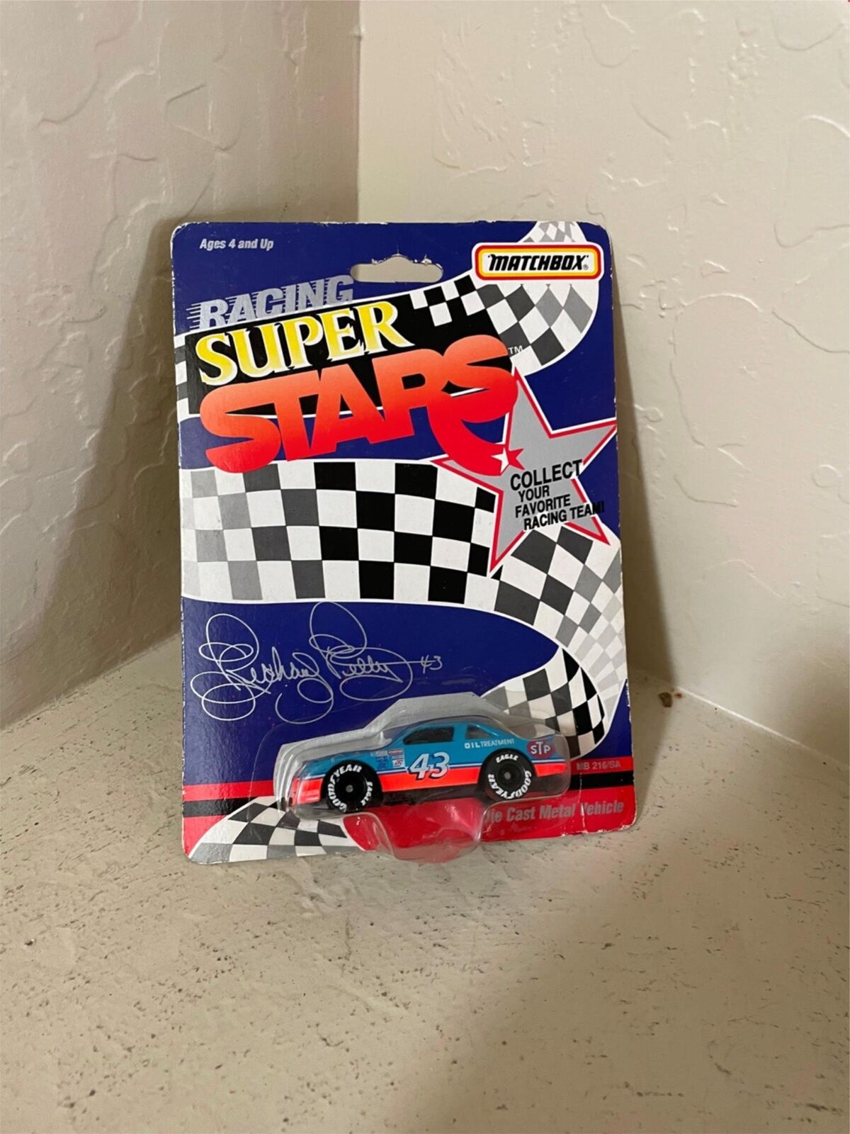 Matchbox Racing Superstars Die Cast Vehicle - Richard Petty #43 STP  MT85