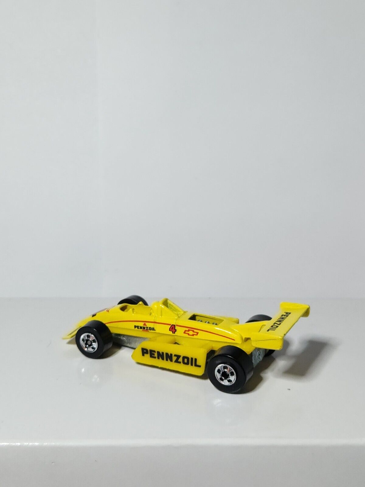 Hot wheels Thunderstreak Indy Car Pennzoil Locker Autos LC85