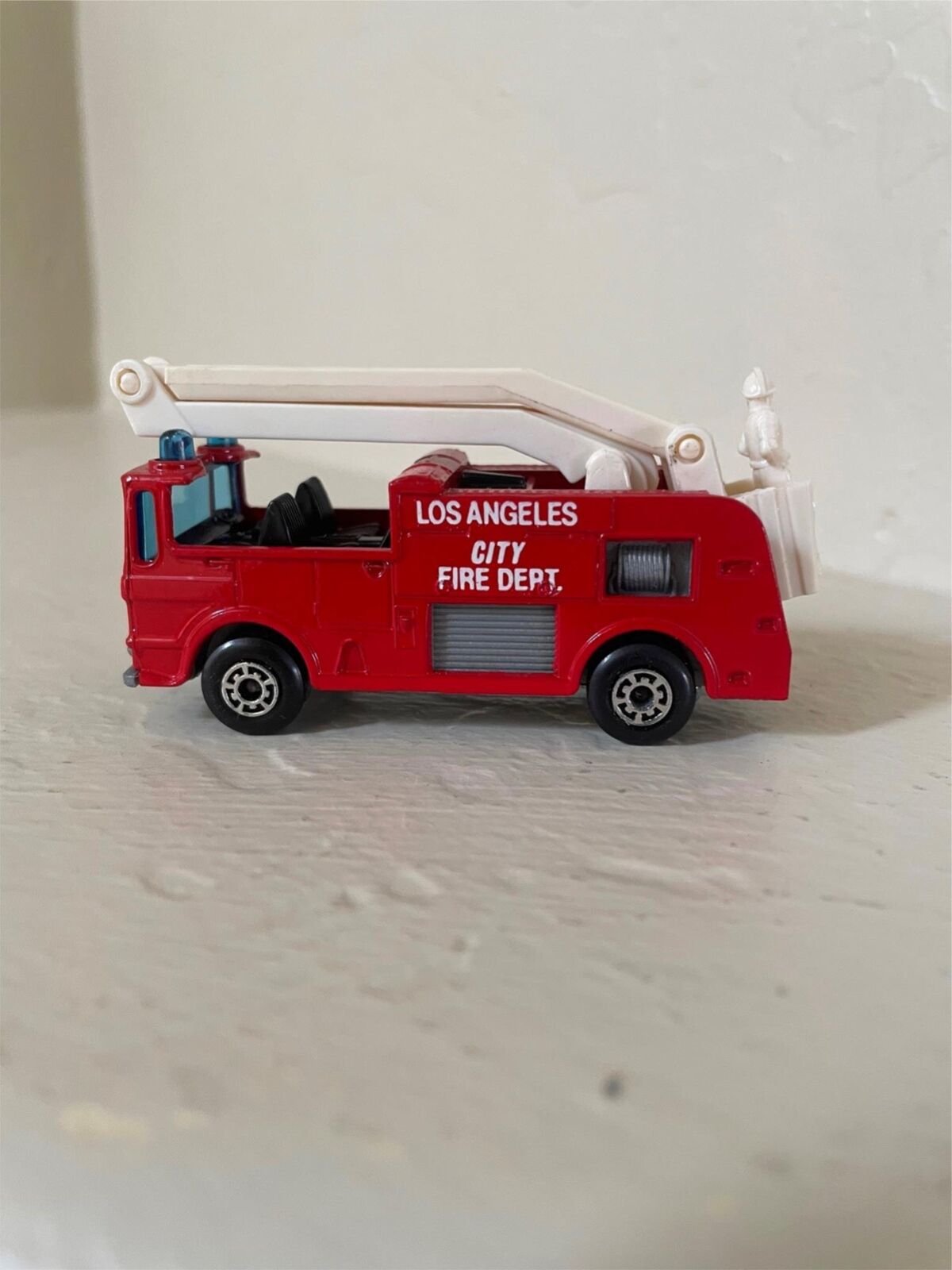 Matchbox Code Red TV show Los Angeles Fire Dept. Snorkel Fire Truck England LC44